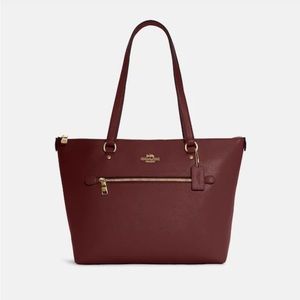 ✨NEW COACH Gallery Tote in Black Cherry✨